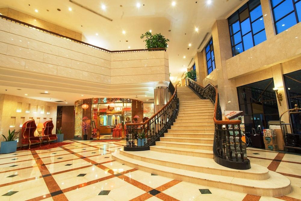 Sunlake Waterfront Resort & Convention Jakarta Exteriör bild
