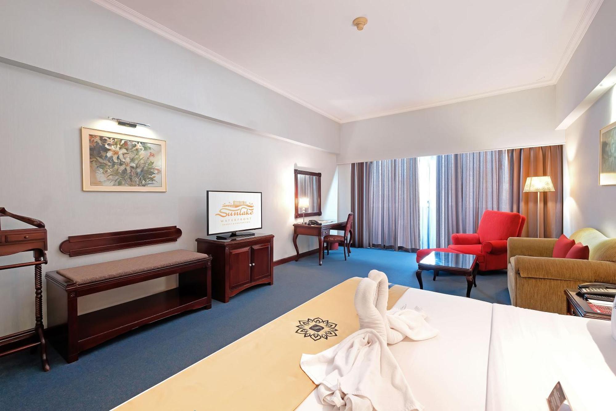 Sunlake Waterfront Resort & Convention Jakarta Exteriör bild