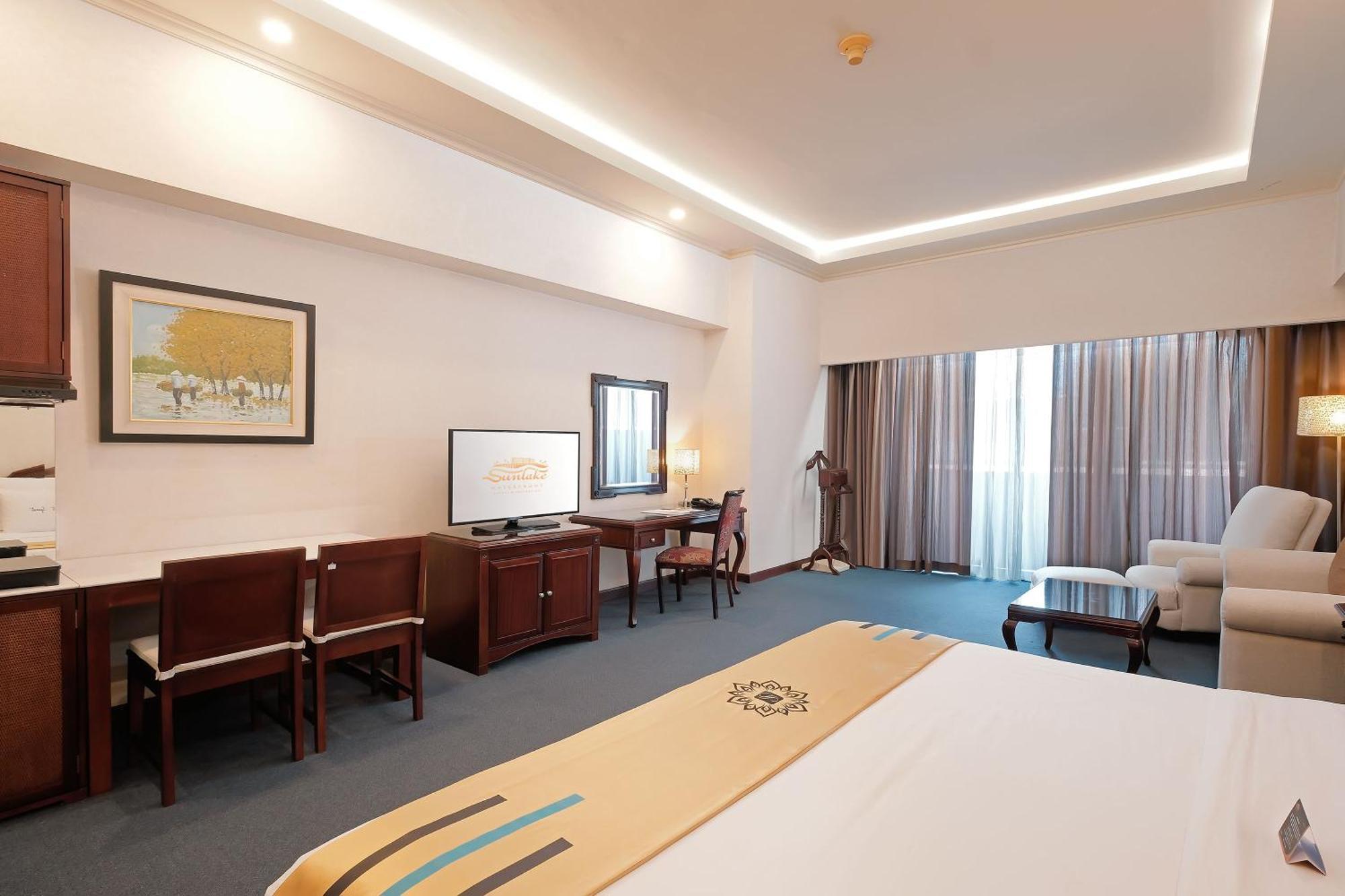 Sunlake Waterfront Resort & Convention Jakarta Exteriör bild