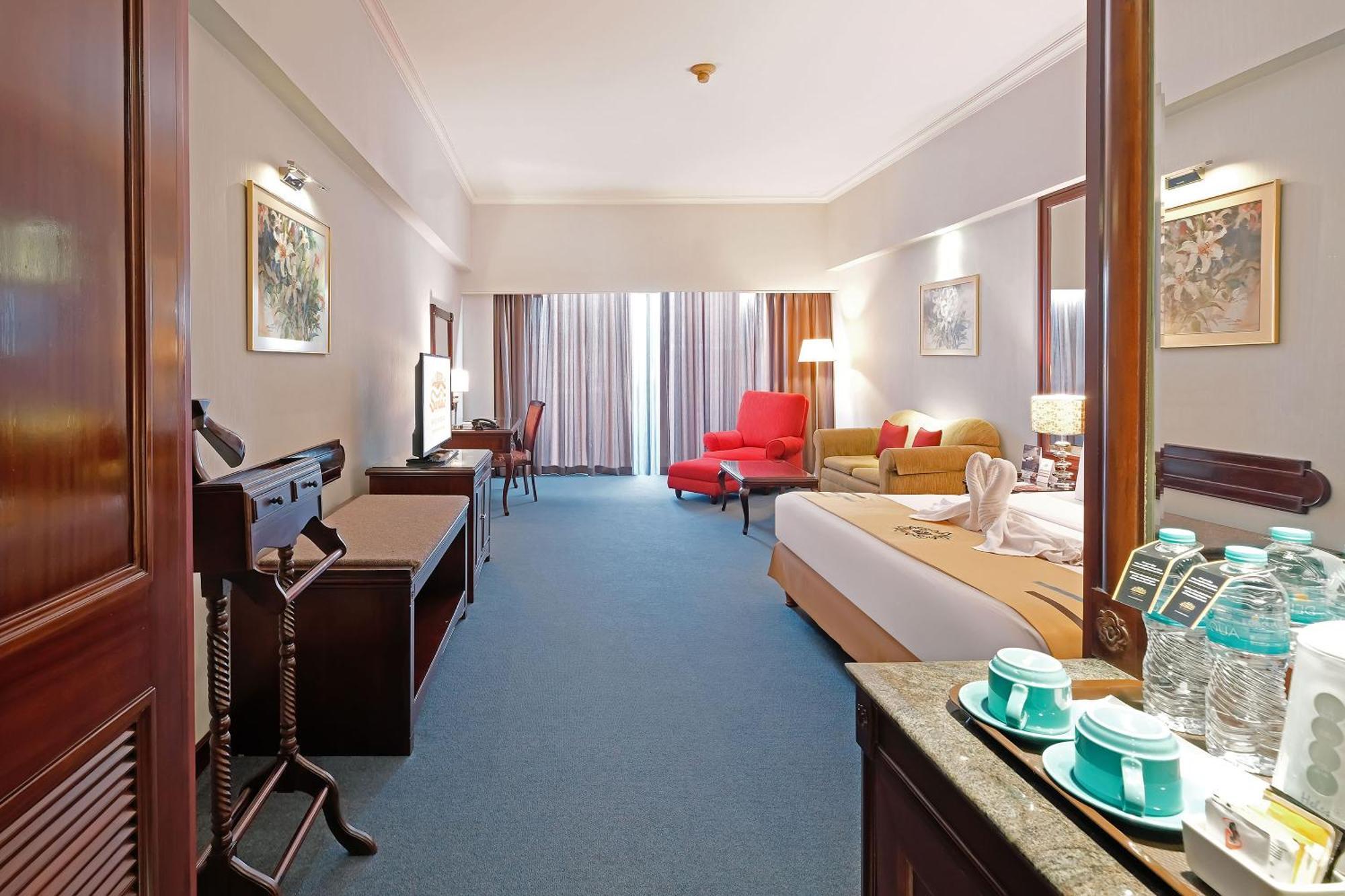 Sunlake Waterfront Resort & Convention Jakarta Exteriör bild