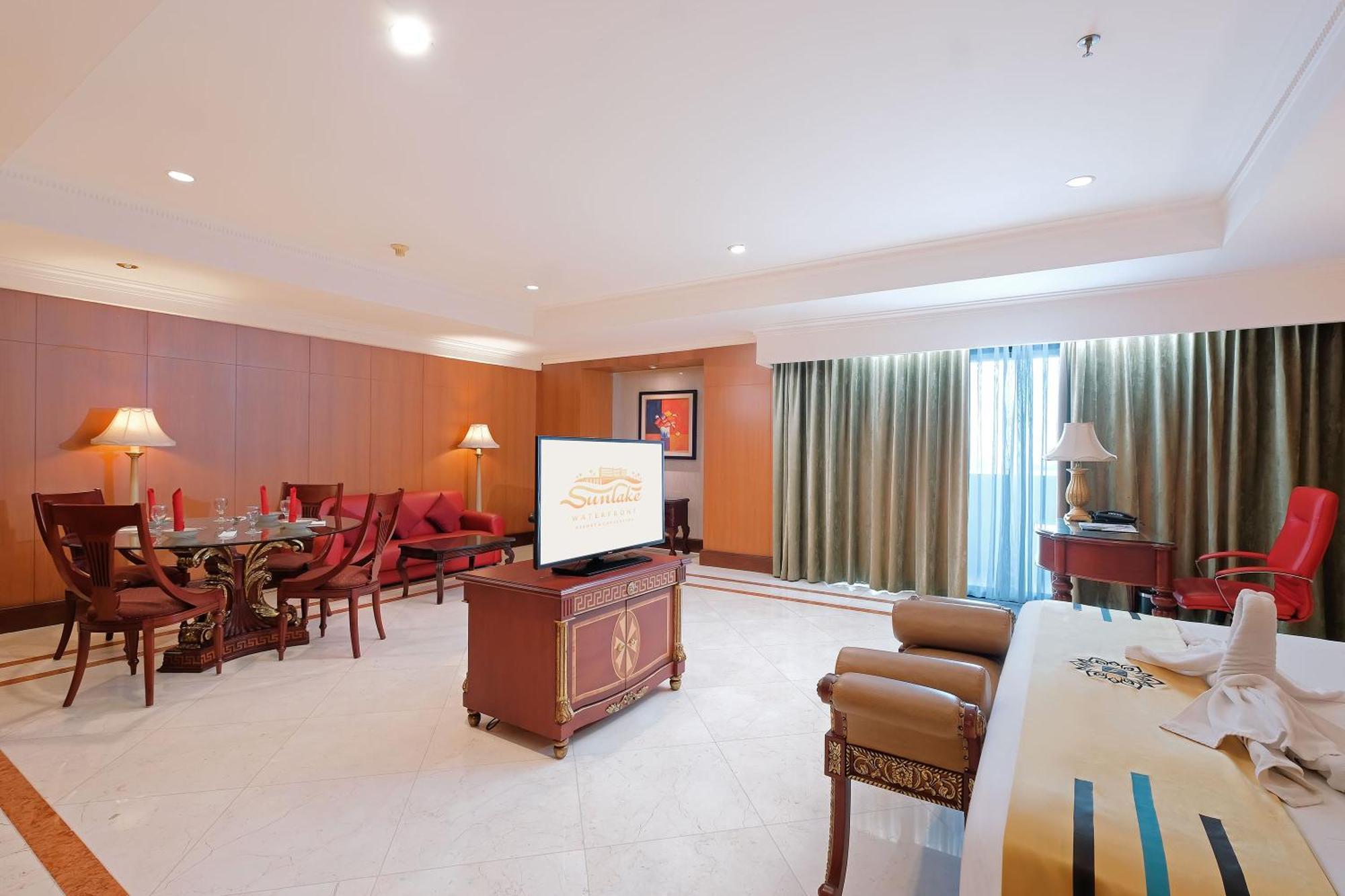 Sunlake Waterfront Resort & Convention Jakarta Exteriör bild